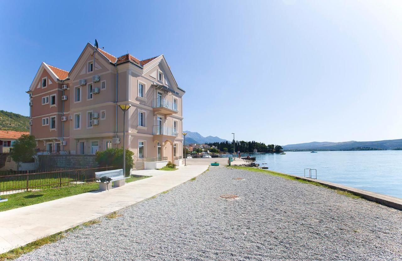 Апартаменты Apartments Isja Тиват