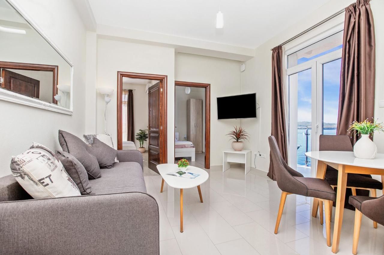 Апартаменты Apartments Isja Тиват