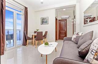 Апартаменты Apartments Isja Тиват Апартаменты с 2 спальнями, балконом и видом на море-11