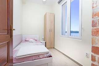 Апартаменты Apartments Isja Тиват Апартаменты с 2 спальнями, балконом и видом на море-18