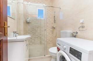 Апартаменты Apartments Isja Тиват Апартаменты с 2 спальнями, балконом и видом на море-23
